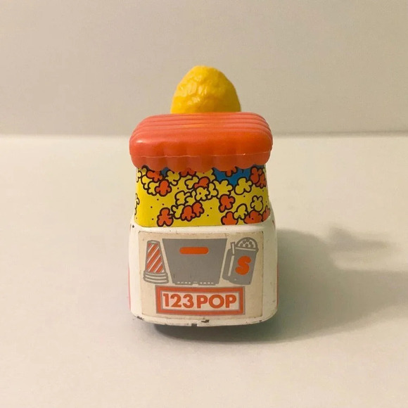 Vtg 1983 Sesame Street Diecast Grover  Rocket Big Bird Popcorn Truck PVC Figures - Picture 4 of 15